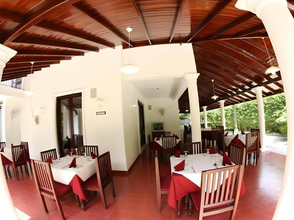 The Mgs Hotel Elpitiya  Eksteriør billede