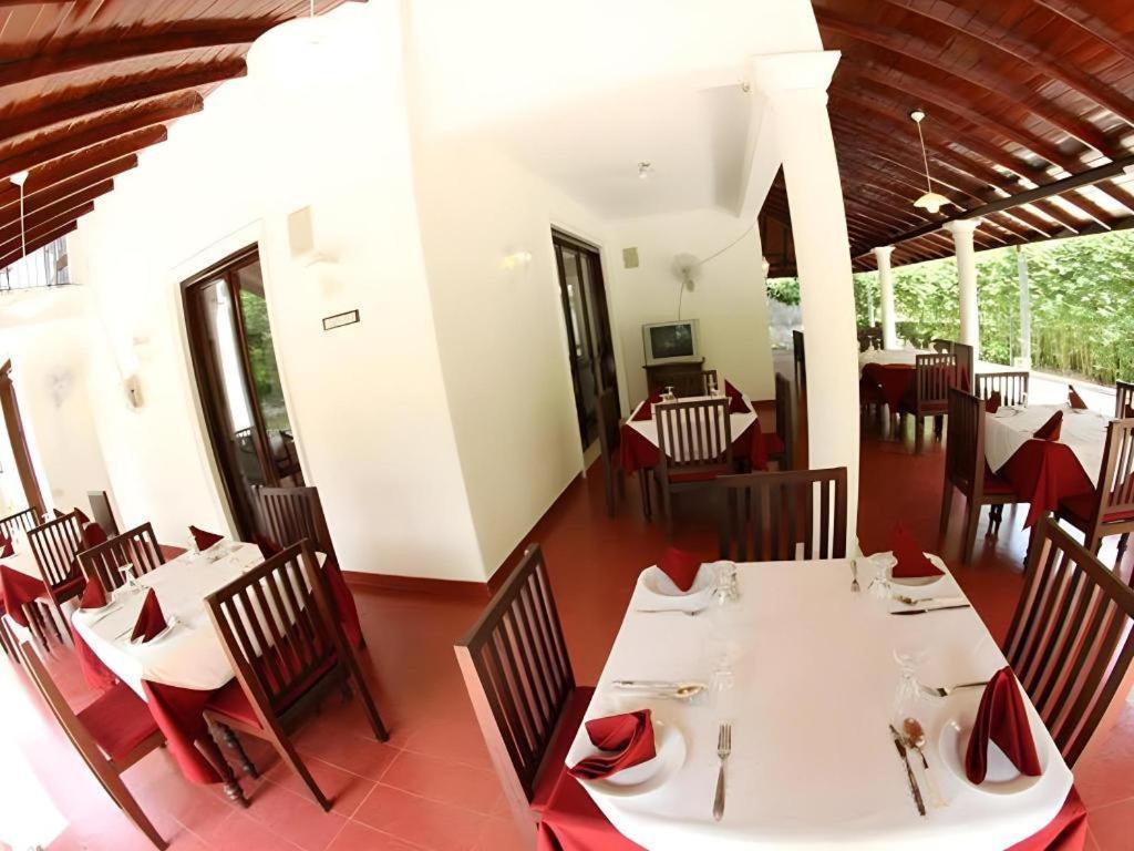 The Mgs Hotel Elpitiya  Eksteriør billede