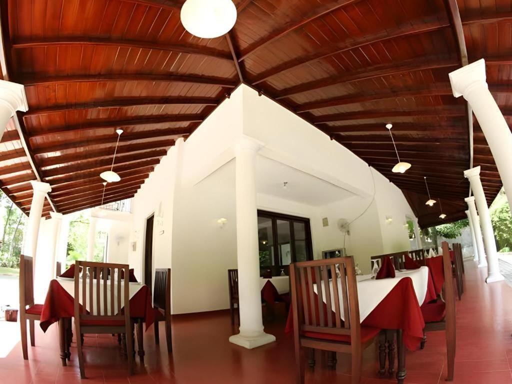 The Mgs Hotel Elpitiya  Eksteriør billede