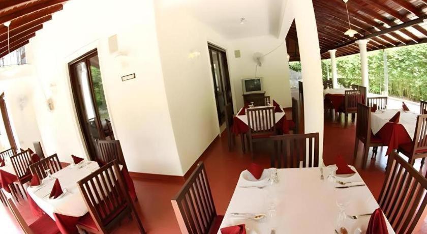 The Mgs Hotel Elpitiya  Eksteriør billede